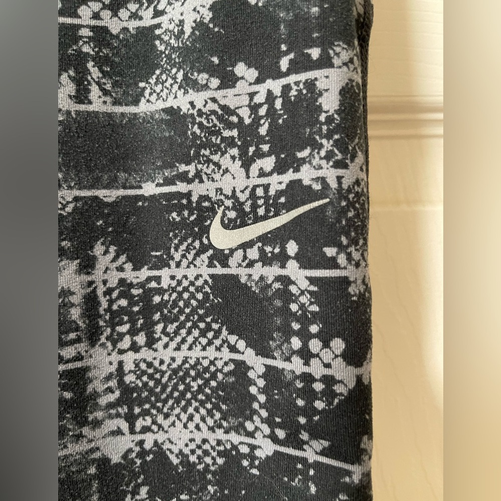 NIKE Cropped Epic Viper Print Black Gray Running Tights Size Medium - Picture 6 of 13